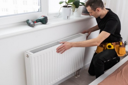 Les clauses indispensables d'un contrat de maintenance ascenseur efficace